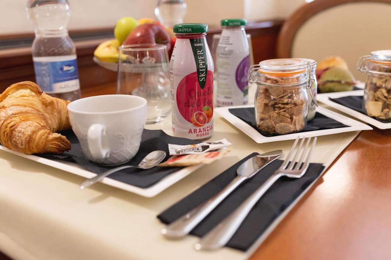Hotel Posta Cecina  Zewnętrze zdjęcie
