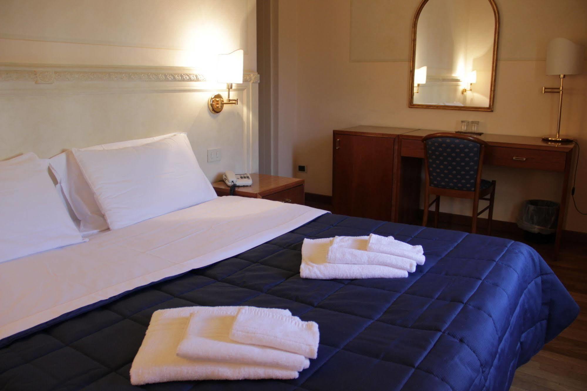 Hotel Posta Cecina  Zewnętrze zdjęcie
